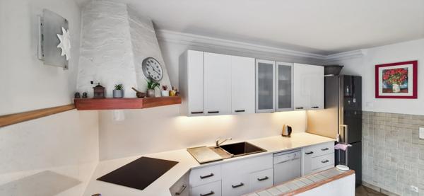 Quartier Jardin Parisien – Rez-de-jardin de 5 pièces traversant avec terrasse, jardin et box