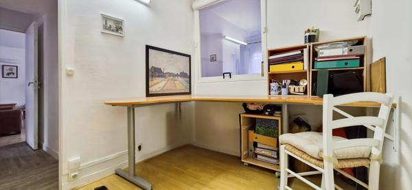 Quartier Jardin Parisien – Rez-de-jardin de 5 pièces traversant avec terrasse, jardin et box