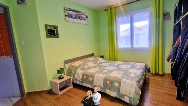 Maison de plain-pied de 2011 avec dépendance, piscine (2021), double garage – Terrain 1 240 m² – Quartier résidentiel très calme à Faugerolles