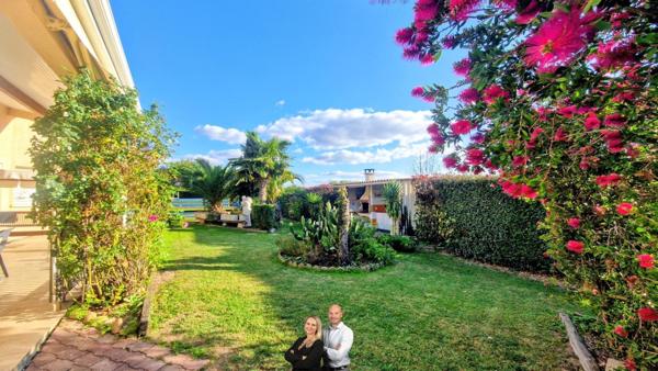 Maison de plain-pied de 2011 avec dépendance, piscine (2021), double garage – Terrain 1 240 m² – Quartier résidentiel très calme à Faugerolles