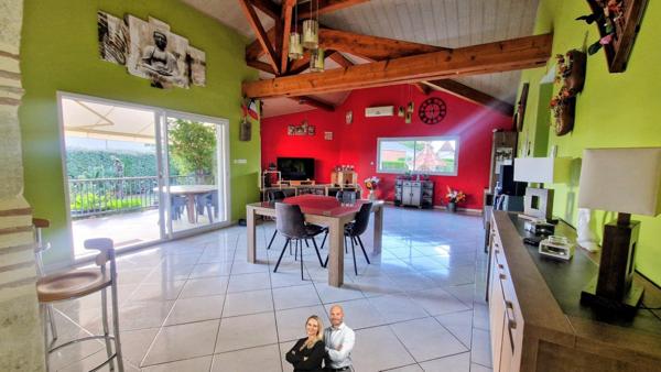 Maison de plain-pied de 2011 avec dépendance, piscine (2021), double garage – Terrain 1 240 m² – Quartier résidentiel très calme à Faugerolles