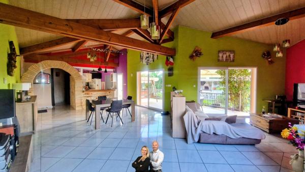 Maison de plain-pied de 2011 avec dépendance, piscine (2021), double garage – Terrain 1 240 m² – Quartier résidentiel très calme à Faugerolles