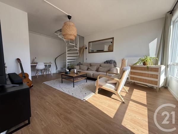 Appartement T4 à vendre  4 pièces - 71,60 m 2   VILLENEUVE D ASCQ  - 59