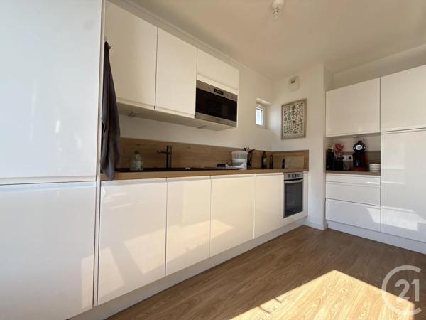 Appartement T4 à vendre  4 pièces - 71,60 m 2   VILLENEUVE D ASCQ  - 59