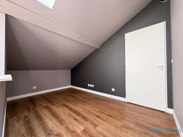 DUPLEX RENOVE AVEC BALCON SATHONAY CAMP
