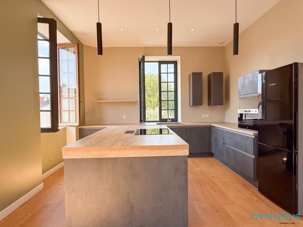 DUPLEX RENOVE AVEC BALCON SATHONAY CAMP