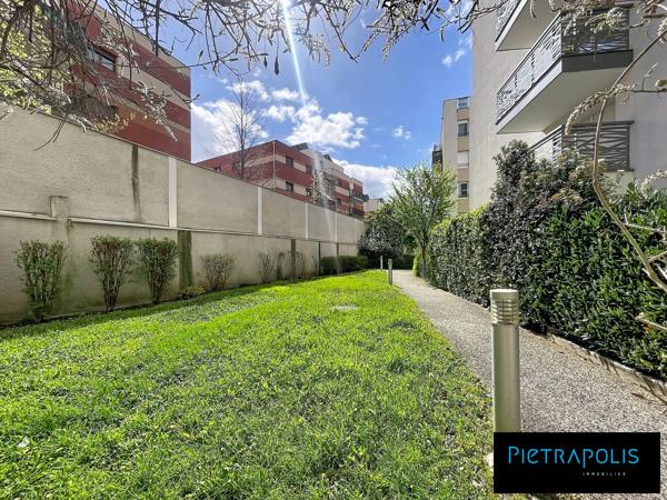 T3 RUE LEON BLUM-BALCON-GARAGE IMMEUBLE 2011-CALME