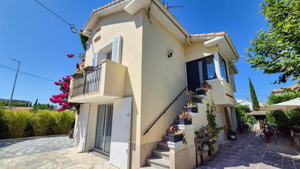 Villa de charme rénovée – 130 m² avec piscine à deux pas des plages et des commerces