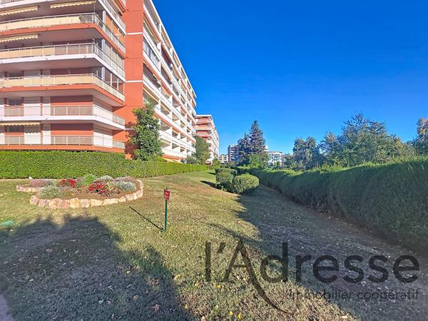 T2 56M² MANDELIEU, A PIED DES PLAGES