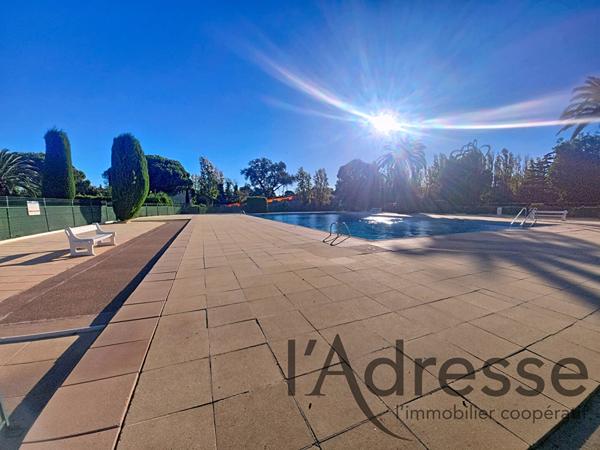 T2 56M² MANDELIEU, A PIED DES PLAGES