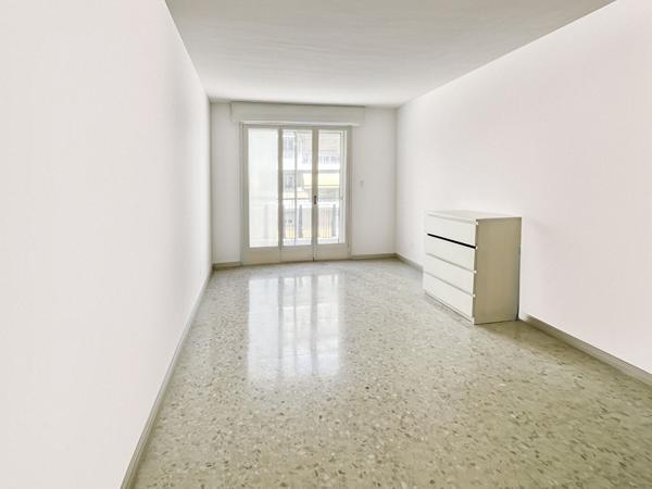 LE CANNET - SPACIEUX 4 PIÈCES DE 115 m² AVEC GARAGE ET CAVE