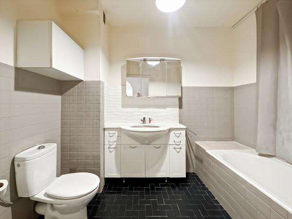 LE CANNET - SPACIEUX 4 PIÈCES DE 115 m² AVEC GARAGE ET CAVE