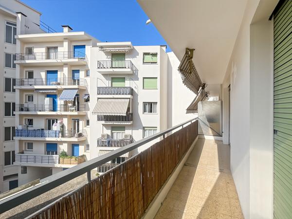LE CANNET - SPACIEUX 4 PIÈCES DE 115 m² AVEC GARAGE ET CAVE