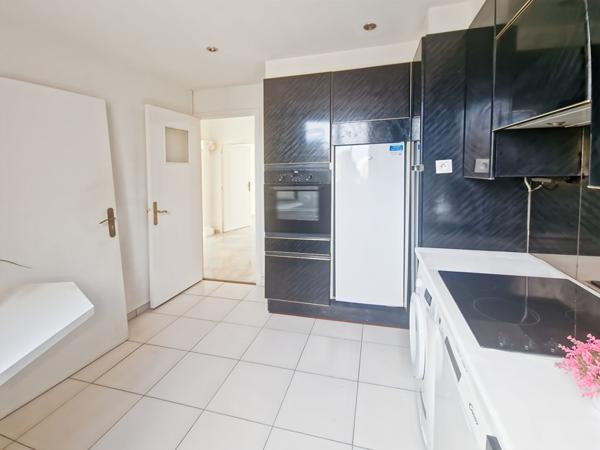 Cannes "Banane" appartement de 3 pièces 77.34 m2 , garage.