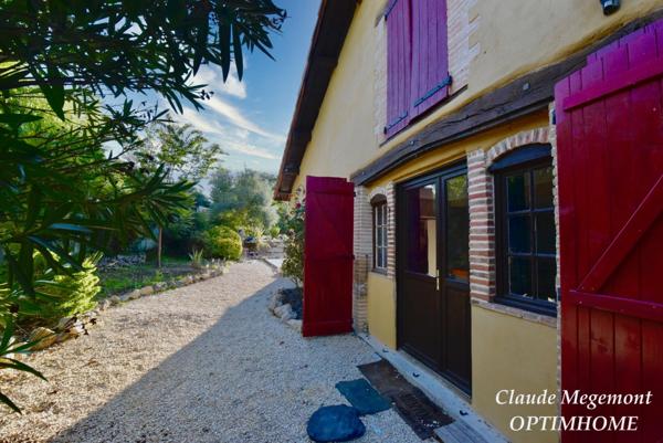 PROPRIETE XIXème ENTIEREMENT RESTAURÉE SUR GRAND TERRAIN