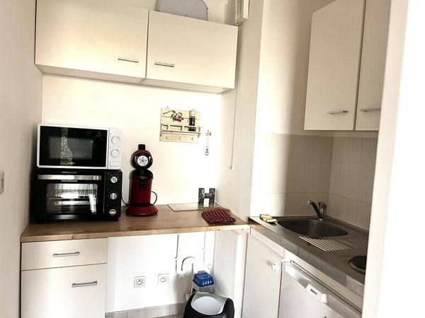 Charmant T2 meublé de 33 m2 avec jardin privée et piscine dans la copropriété - La colline bleue à MONTBELIARD