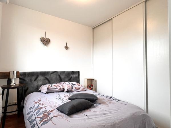 Charmant T2 meublé de 33 m2 avec jardin privée et piscine dans la copropriété - La colline bleue à MONTBELIARD