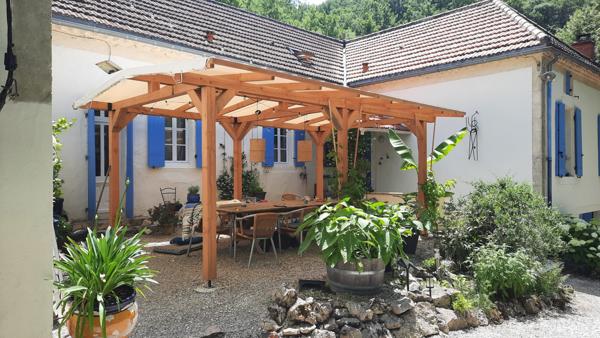 Dausse (47140) Magnifique domaine avec gîtes et camping