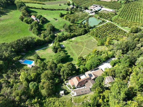 Dausse (47140) Magnifique domaine avec gîtes et camping