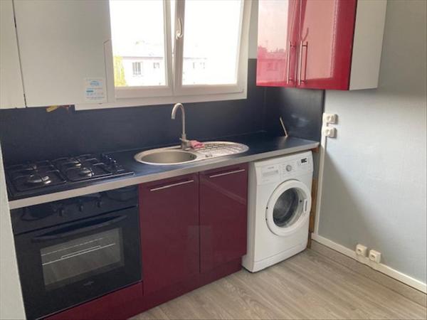Appartement à louer 655 € CC BREST 3 p 64 m² DPE D
