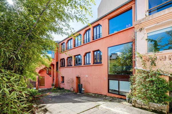 Magnifique triplex rénové de 127m2 avec 4 chambres, au calme et sans vis à vis!