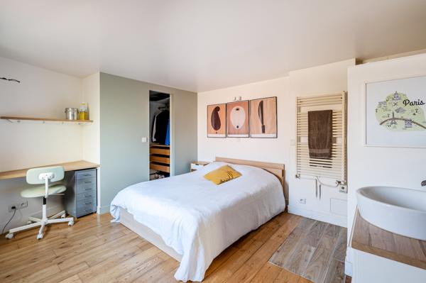 Magnifique triplex rénové de 127m2 avec 4 chambres, au calme et sans vis à vis!