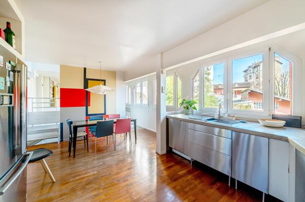 Magnifique triplex rénové de 127m2 avec 4 chambres, au calme et sans vis à vis!