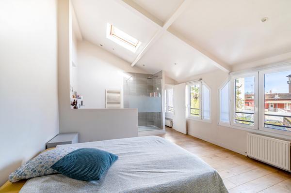 Magnifique triplex rénové de 127m2 avec 4 chambres, au calme et sans vis à vis!