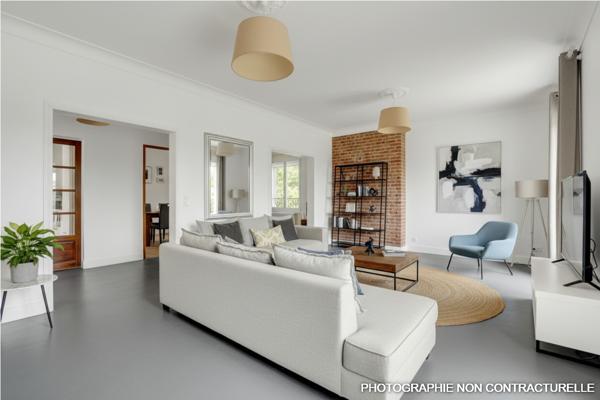 Maison Castanet-Tolosan 8 pièces  220 m2 avec Jardin