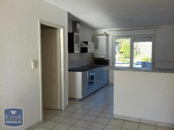 Appartement à louer 6 pièces 144.69m²