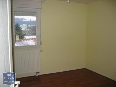 Appartement à louer 6 pièces 144.69m²