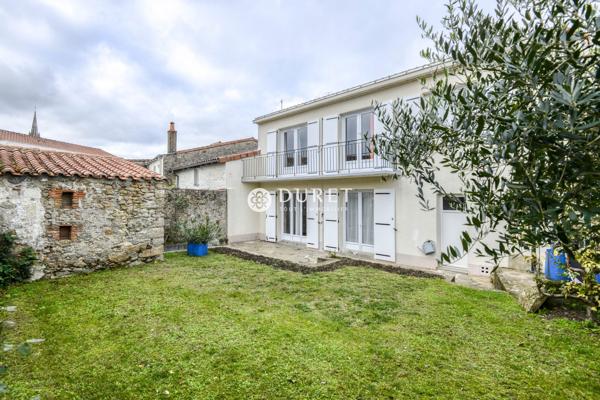 MAISON FAMILIALE EN PLEIN COEUR DE CUGAND
