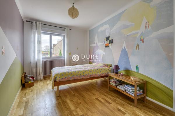 MAISON FAMILIALE EN PLEIN COEUR DE CUGAND