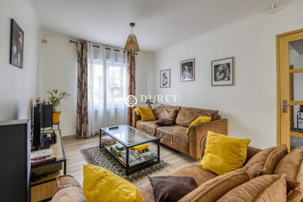 MAISON FAMILIALE EN PLEIN COEUR DE CUGAND