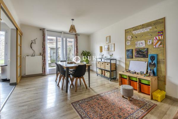 MAISON FAMILIALE EN PLEIN COEUR DE CUGAND