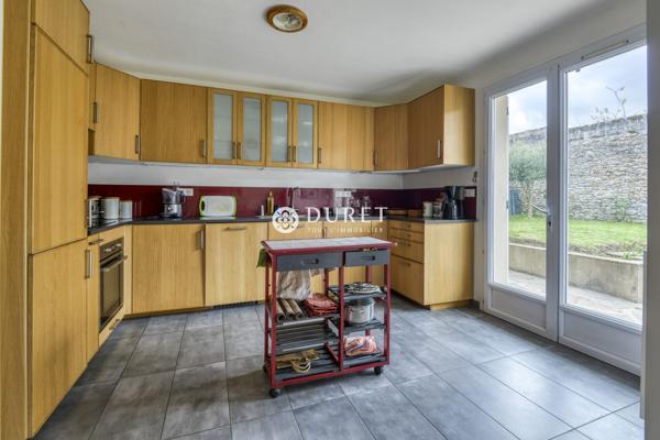 MAISON FAMILIALE EN PLEIN COEUR DE CUGAND