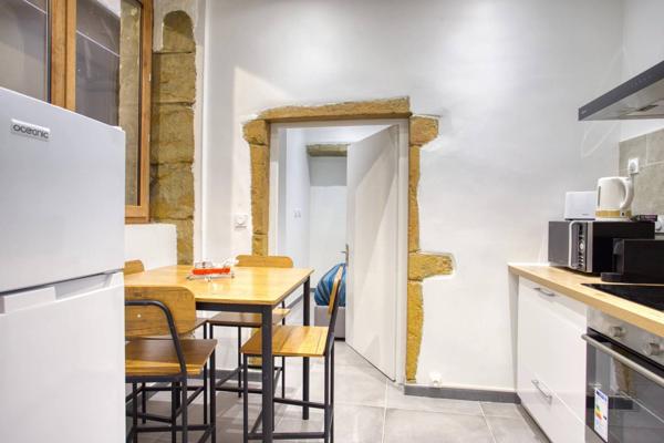 Lyon 2 - Coeur presqu'ile - 40m2  - Meublé de tourisme avec bail commercial