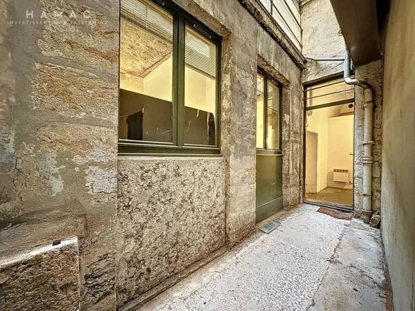 Lyon 2 - Coeur presqu'ile - 40m2  - Meublé de tourisme avec bail commercial