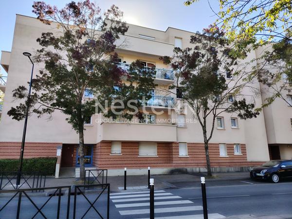 A VENDRE  GUYANCOURT VILLAROY STUDIO 30;,54M² AVEC PARKING SOUS SOL