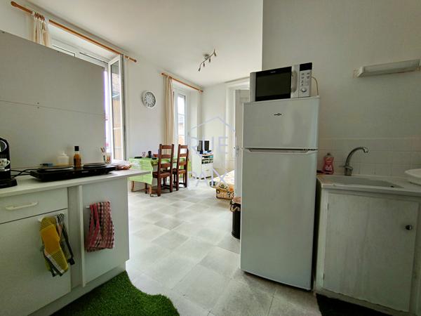 86110 MIREBEAU Immeuble Mirebeau 292 m2 - 7 logements + dépendances à aménager + stationnements