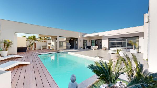 Vaste villa T5 d'architecte en plain pied