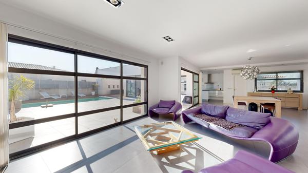 Vaste villa T5 d'architecte en plain pied