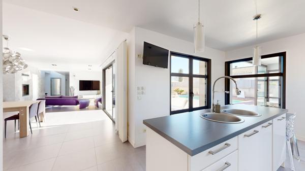 Vaste villa T5 d'architecte en plain pied