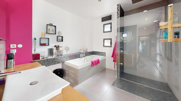 Vaste villa T5 d'architecte en plain pied