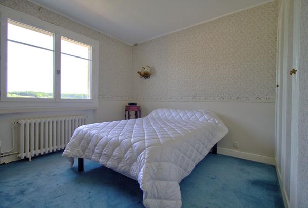 FOULAYRONNES - Ensemble immobilier de caractère de 315m² avec dépendance, garages et vue dans un environnement calme