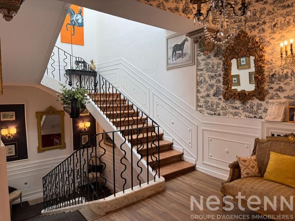 Maison de caractère du XIXe siècle avec authenticité préservée piscine chauffée et terrain arboré à 10 minutes de Carcassonne