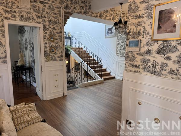 Maison de caractère du XIXe siècle avec authenticité préservée piscine chauffée et terrain arboré à 10 minutes de Carcassonne