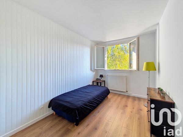 Appartement à vendre 4 pièces 86 m² Le Mesnil-Saint-Denis