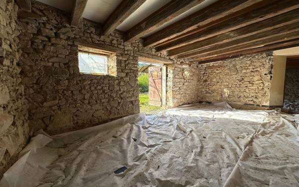 Maison à vendre    1 pièce • 134 m2 Claveisolles