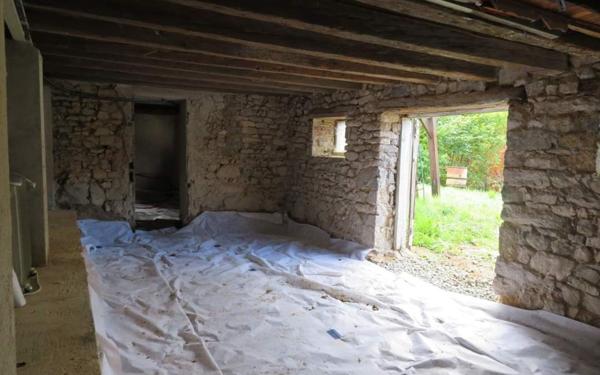 Maison à vendre    1 pièce • 134 m2 Claveisolles